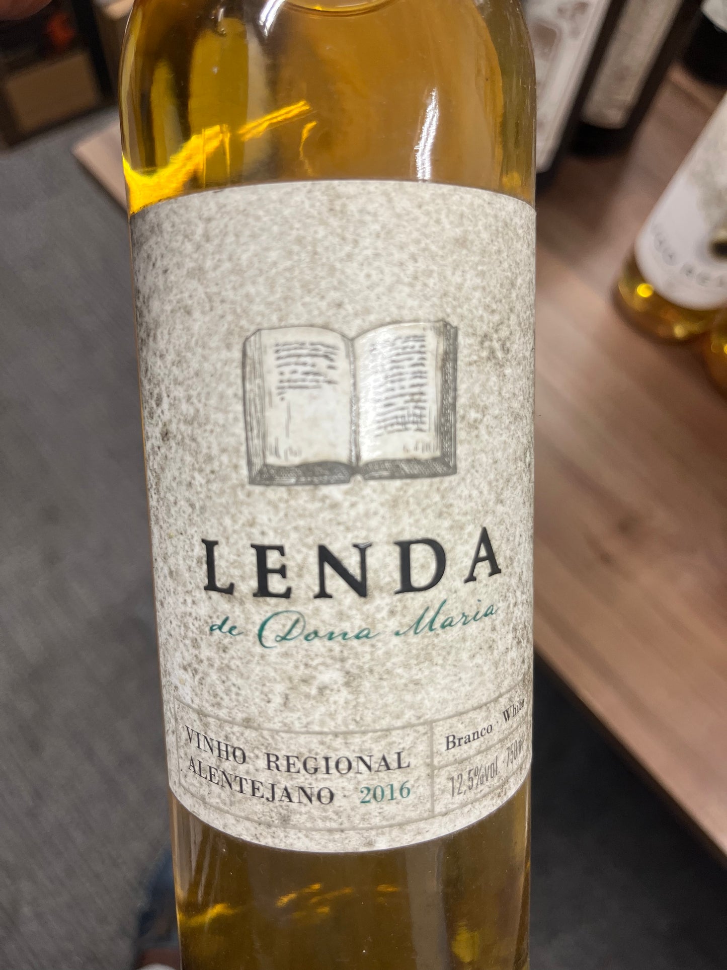 Dona Maria Lenda Branco 2016